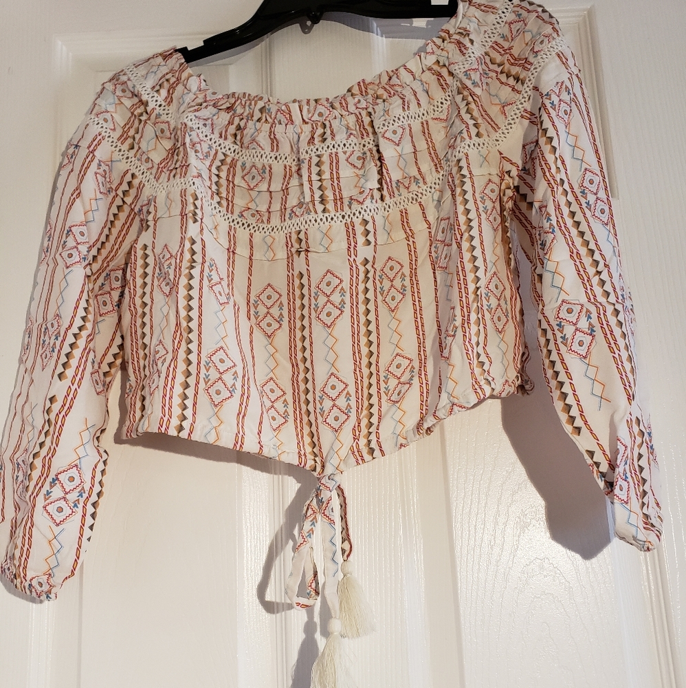 Eze Sur Mer Off Shoulder Crop w/ Tassels Size S